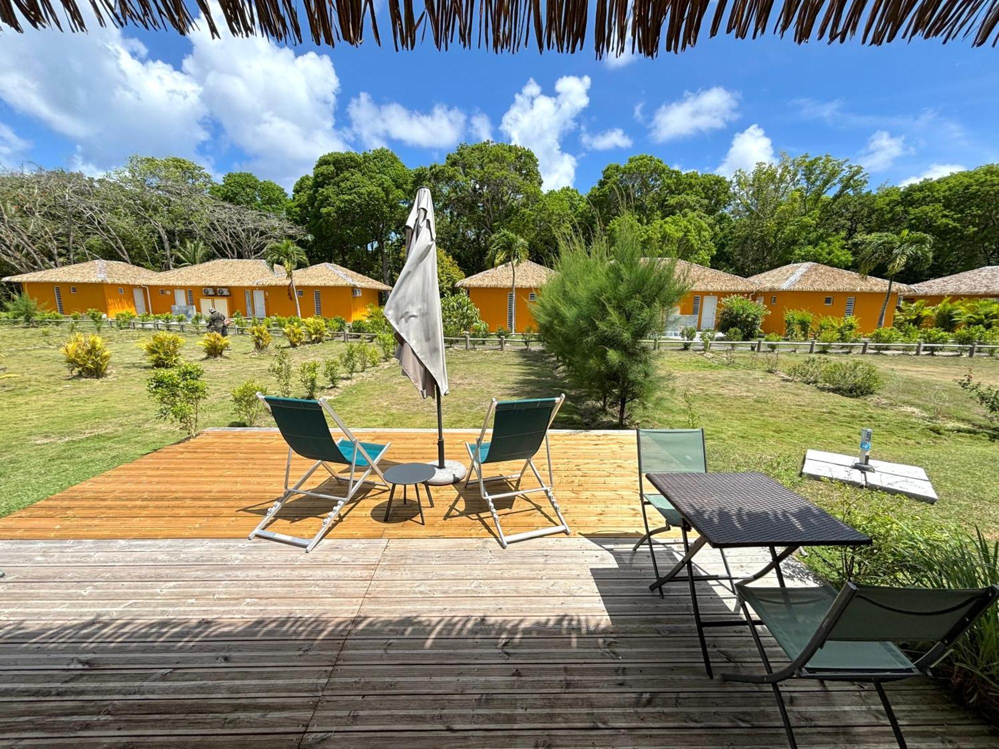 Bungalow La Kawannaise - Piscine, Terrasse, Plage Grand-Bourg  Exterior photo